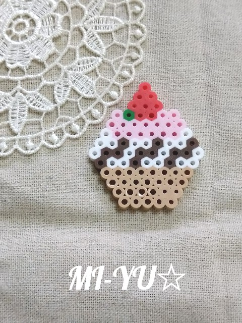 seinatouchオリジナルアイロンビーズ完成品いちご・みかん・りんご・アイスのキーホルダーいずれか6個オーダー可能