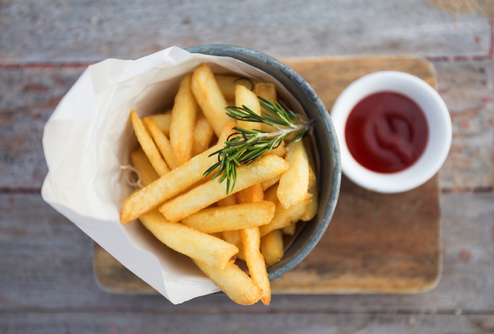 一度は食べたい絶品！ 東京ポテト専門店🍟まとめ5選外はカリッ、中はホクホク！ 個性派ディップやソフトクリームとの組み合わせもたまらない🥹絶対保存して、ポテト欲を満たそう◎ 🍟🍟🍟🍟🍟🍟 お店を探す ① DE FRITES STAAN HARAJUKU 明治神宮前DEFRITESSTAAN