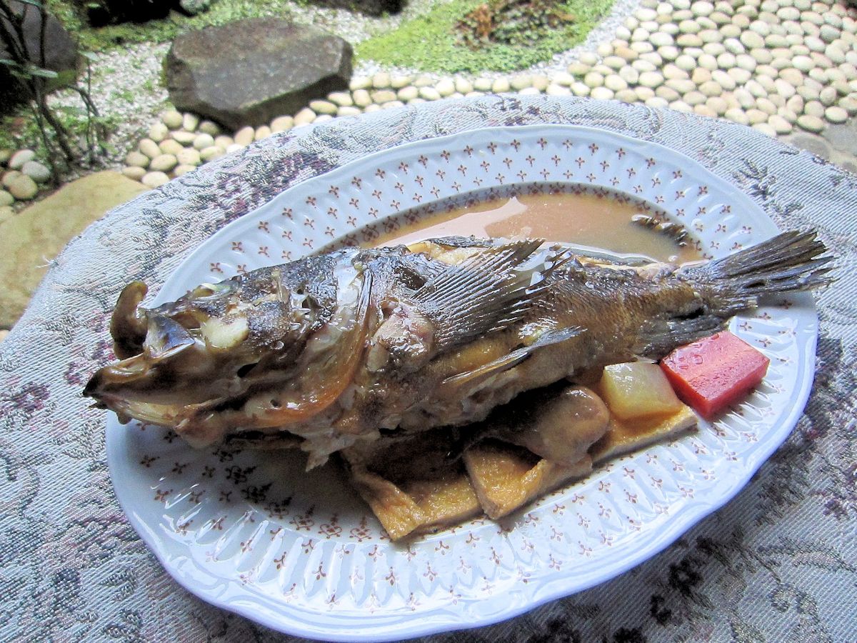 大洗海鮮市場 海鮮どんぶり亭おひさしぶりです🌙☁️﻿ 大洗海鮮市場 海鮮どんぶり亭です🐬🐠﻿ ﻿ 本日は煮魚定食のご紹介です💠﻿ ﻿--------------------------------------------﻿ ﻿ 🤍そい煮魚定食 刺身付 2580円🤍﻿ ﻿ 🐠そいは