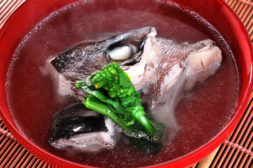 煮るのは10分。半端なく安い「魚のあら」で飲み干したくなるスープを作る ラーメンも味変- メシ通ホットペッパーグルメ