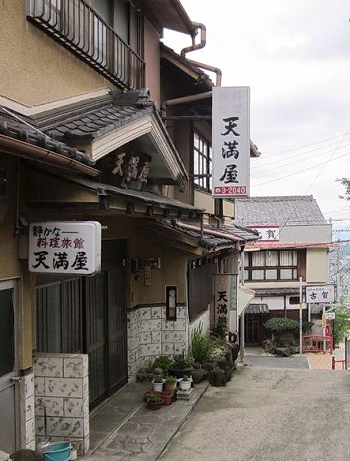 ニッポンの裏風俗】顔見せが無くても人気の新地…大阪五大新地 - メンズサイゾー