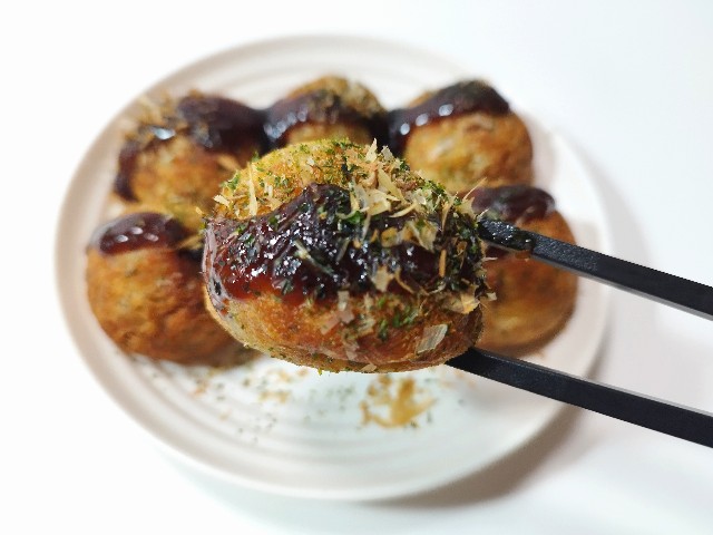 セブンイレブンの冷凍食品・たこ焼きの評価は？ 「冷凍庫に突っ込んどけ！」 – grapeグレイプ
