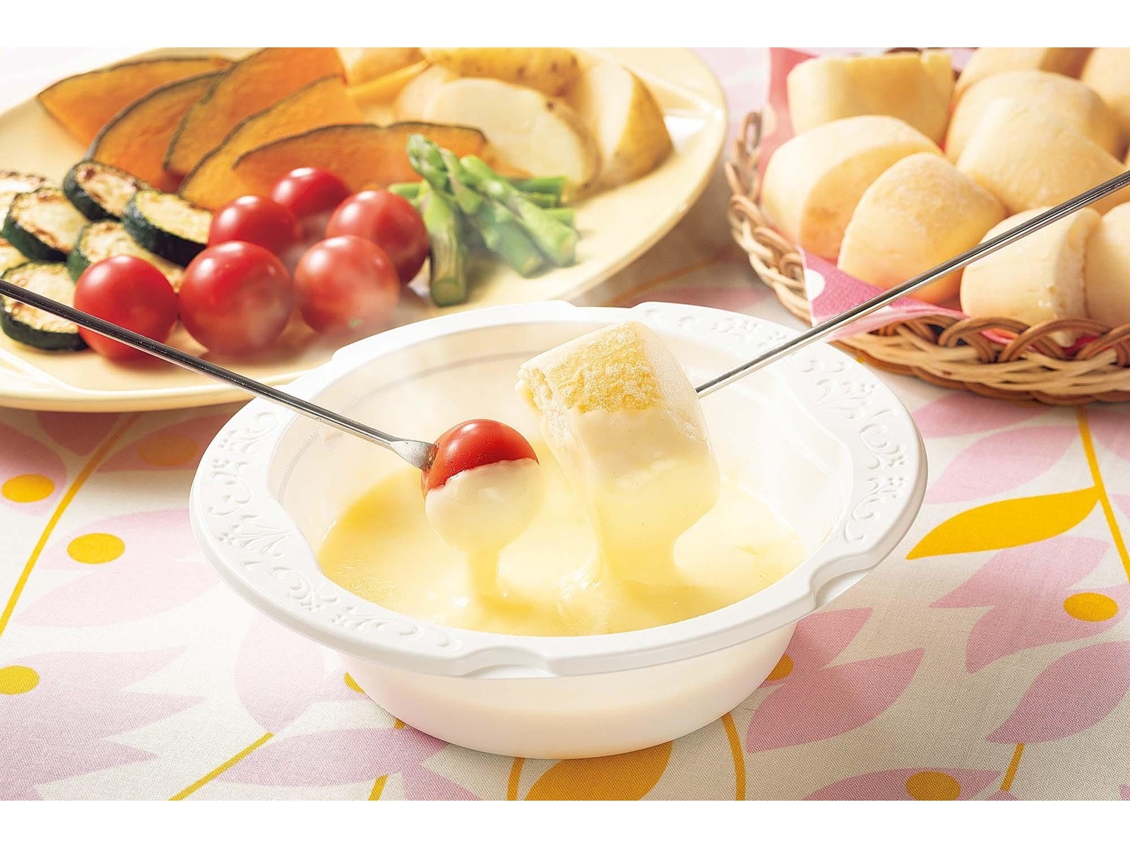 これは便利!チーズフォンデュを楽しみながら具材も焼ける1台2役のホットプレート@DIME アットダイム