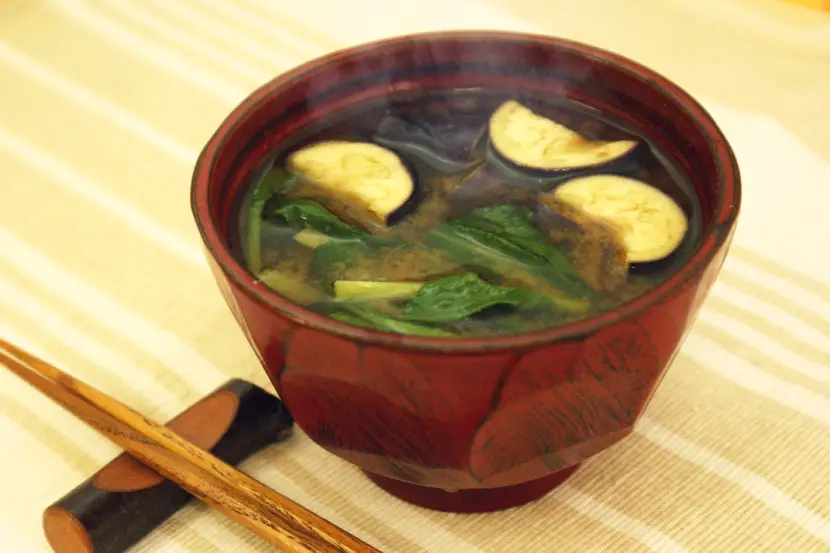 風邪の引きはじめに飲みたい。身体を芯から温める ネギと生姜のスープ