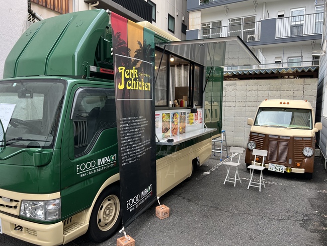 シカゴドッグ! いかがでしょう? 緊急事態 営業時間 水曜日から日曜まで 12時から 19時まで ラストオーダー18時30まで月曜、火曜定休日になります。 15時からの休憩は、 なしで開けておりますので タイミングよく 近くに来たら是非! いらっしゃいませ〜tokyo