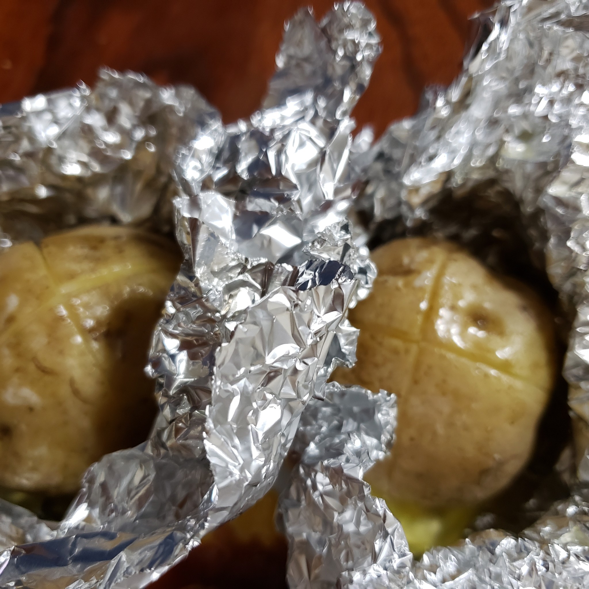 冬にも人気！あっという間にできる！バーベキューでホクホクじゃがバター！下準備からアレンジレシピまで