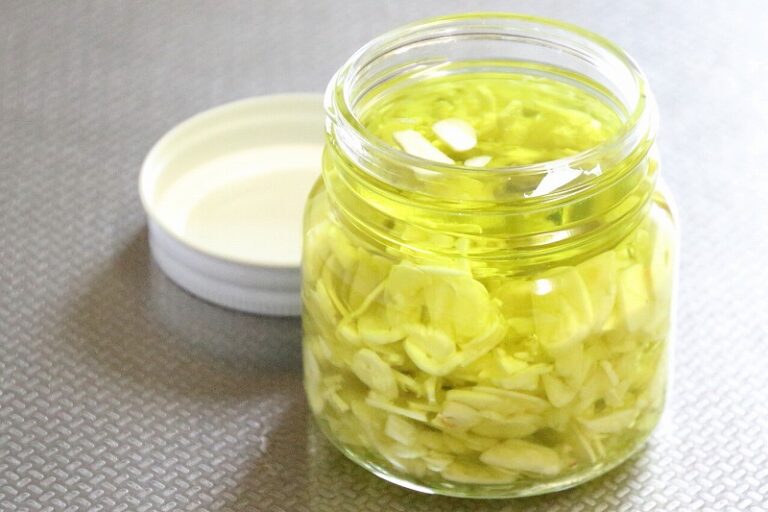 料理のプロが教える『ガーリックオイル ニンニクオイル』の作り方