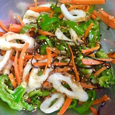 ピーマンとちくわの塩昆布和え