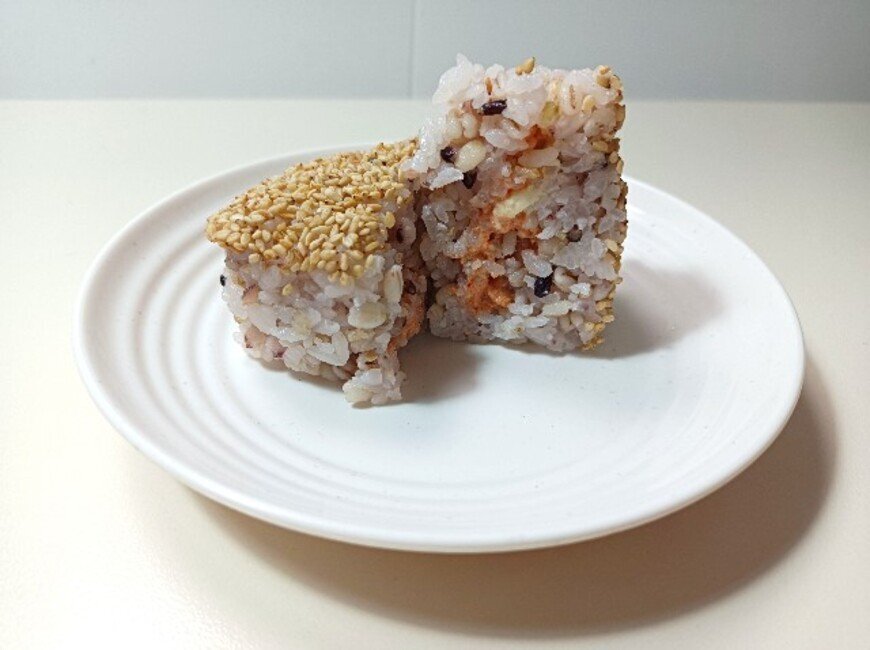 高評価 セブン-イレブン 発芽雑穀米おむすび 鶏そぼろ生姜の感想・クチコミ・カロリー・値段・価格情報 もぐナビ