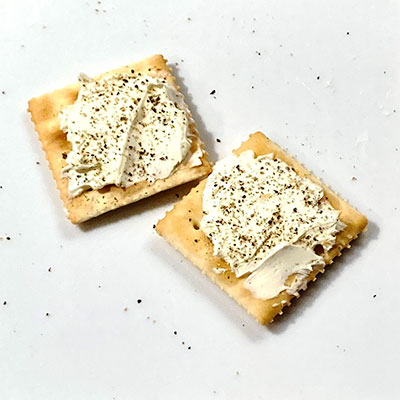 ラムレーズンクリームチーズクラッカーアップ 写真素材4753600- フォトライブラリ