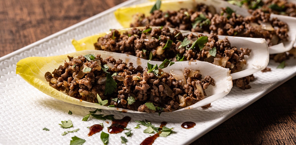 ブコパンダンまたはブコサラダは通常、若いココナッツサラダとしてスライスされ、フィリピンのフルーツサラダデザートです。Premium写真