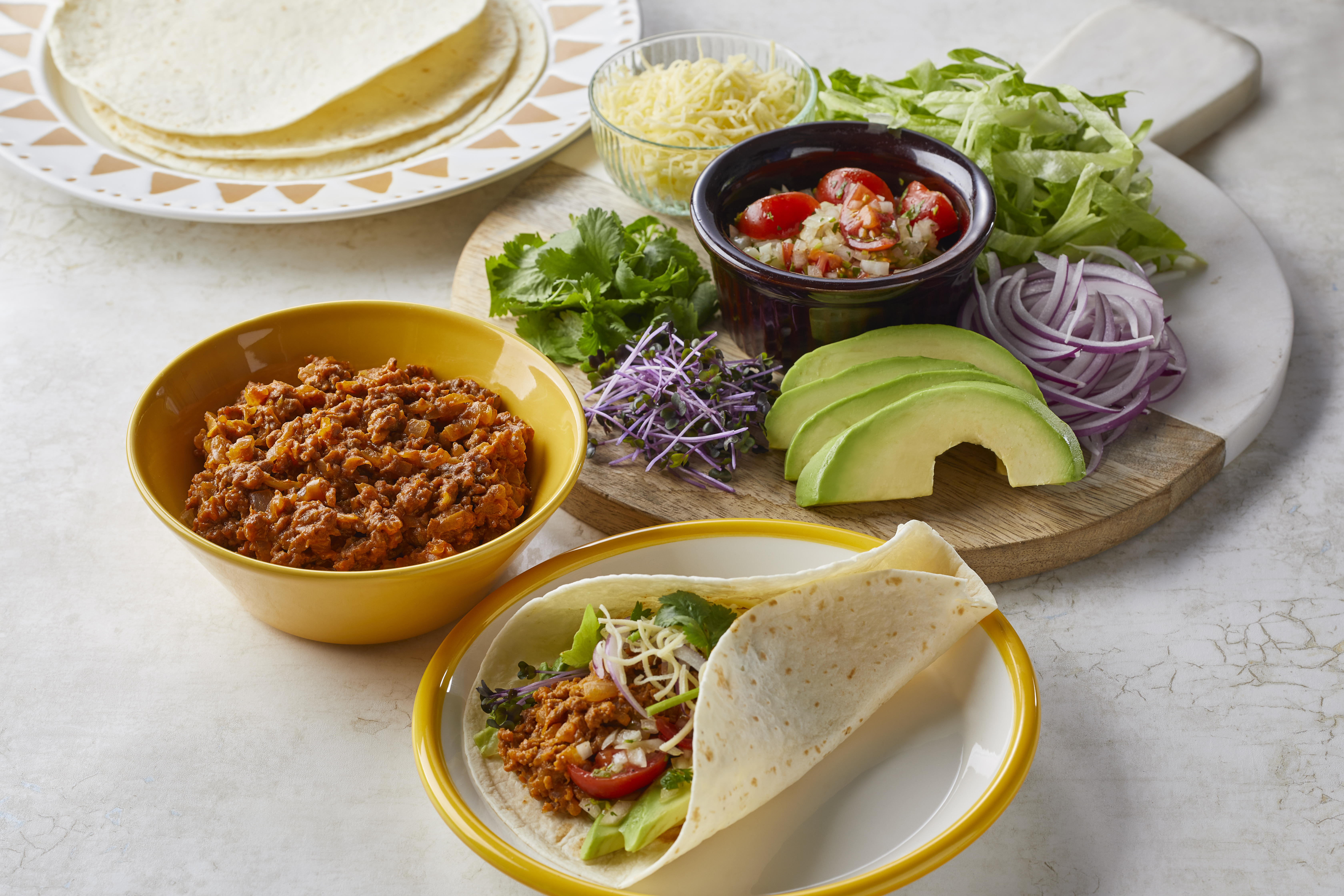 市販のソースでおうちメキシカン！「サルサベルデ」で仕上げる絶品タコスレシピ - macaroni