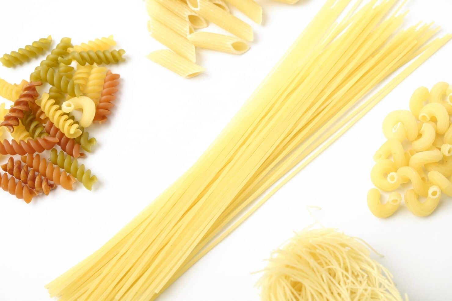 離乳食にマカロニはいつから？アレルギーなどの注意点や量の目安、使い方＆おすすめレシピを紹介HugKum はぐくむ