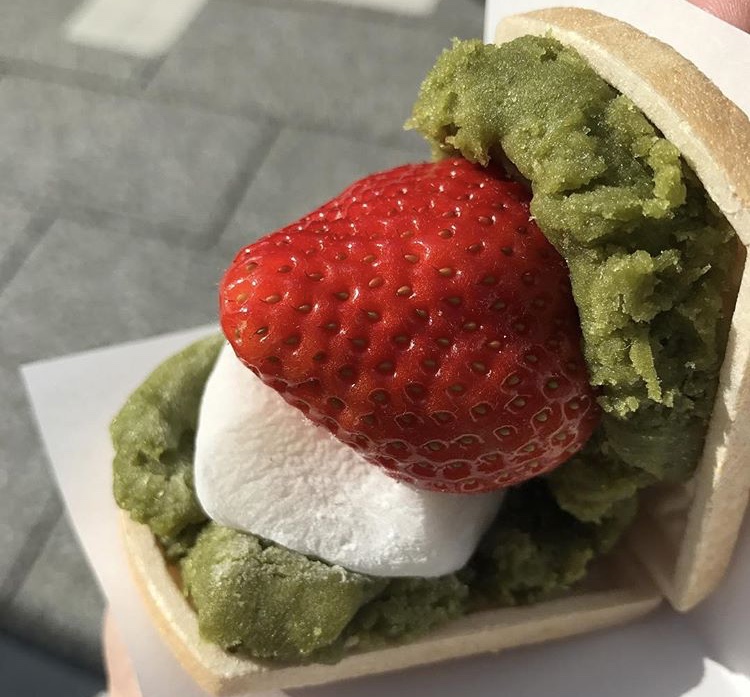 太宰府で超話題！贅沢な「あまおういちごだんご＆大福」