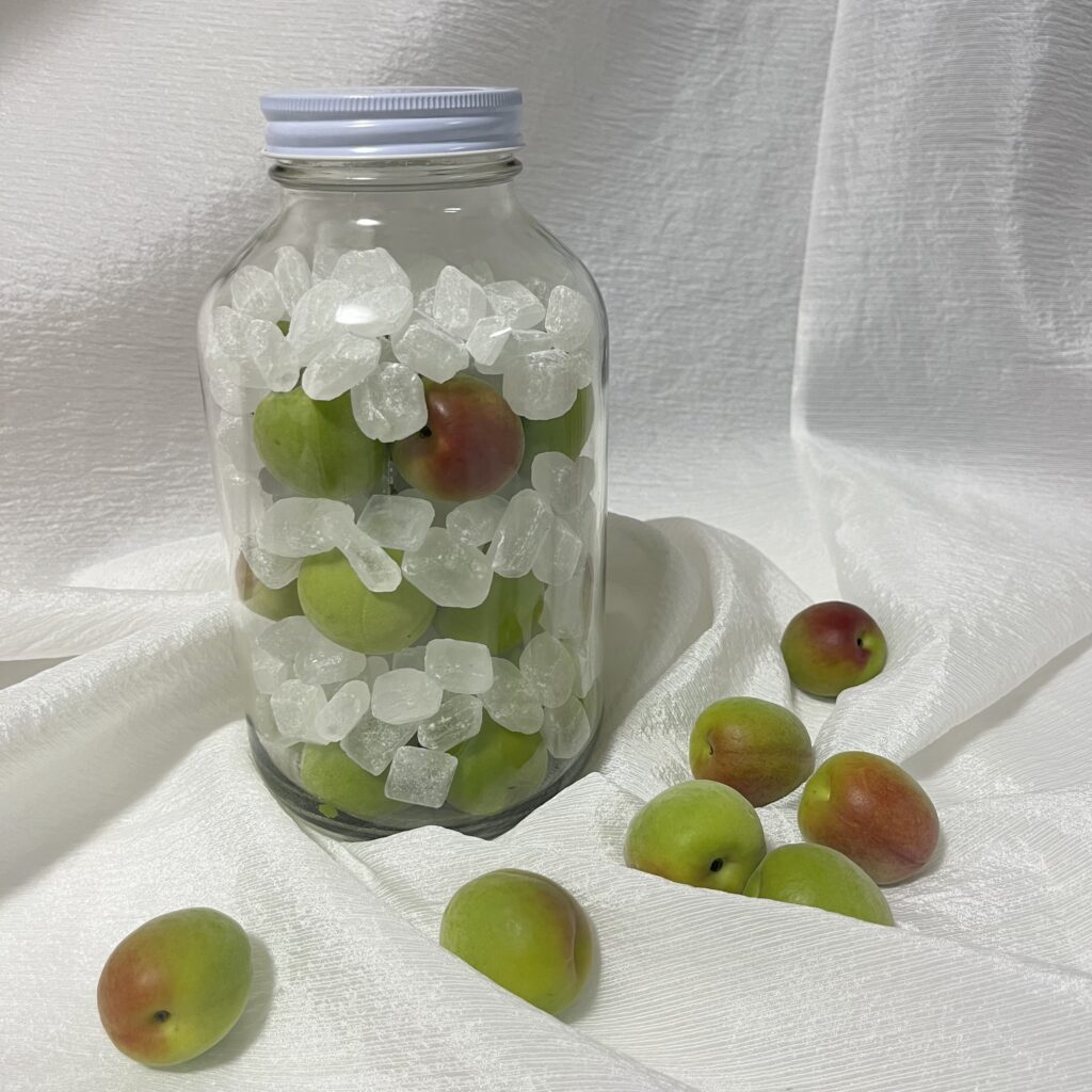 梅シロップ、これは白カビですか？廃棄でしょうか？ - カビに見- Yahoo!知恵袋