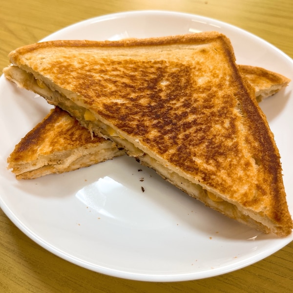 とろ〜りチーズツナコーンホットサンドレシピいなば食品株式会社