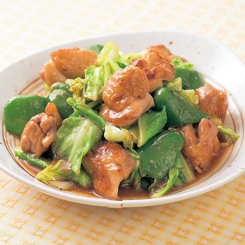 鶏肉とキャベツと卵のチリソース炒め﻿