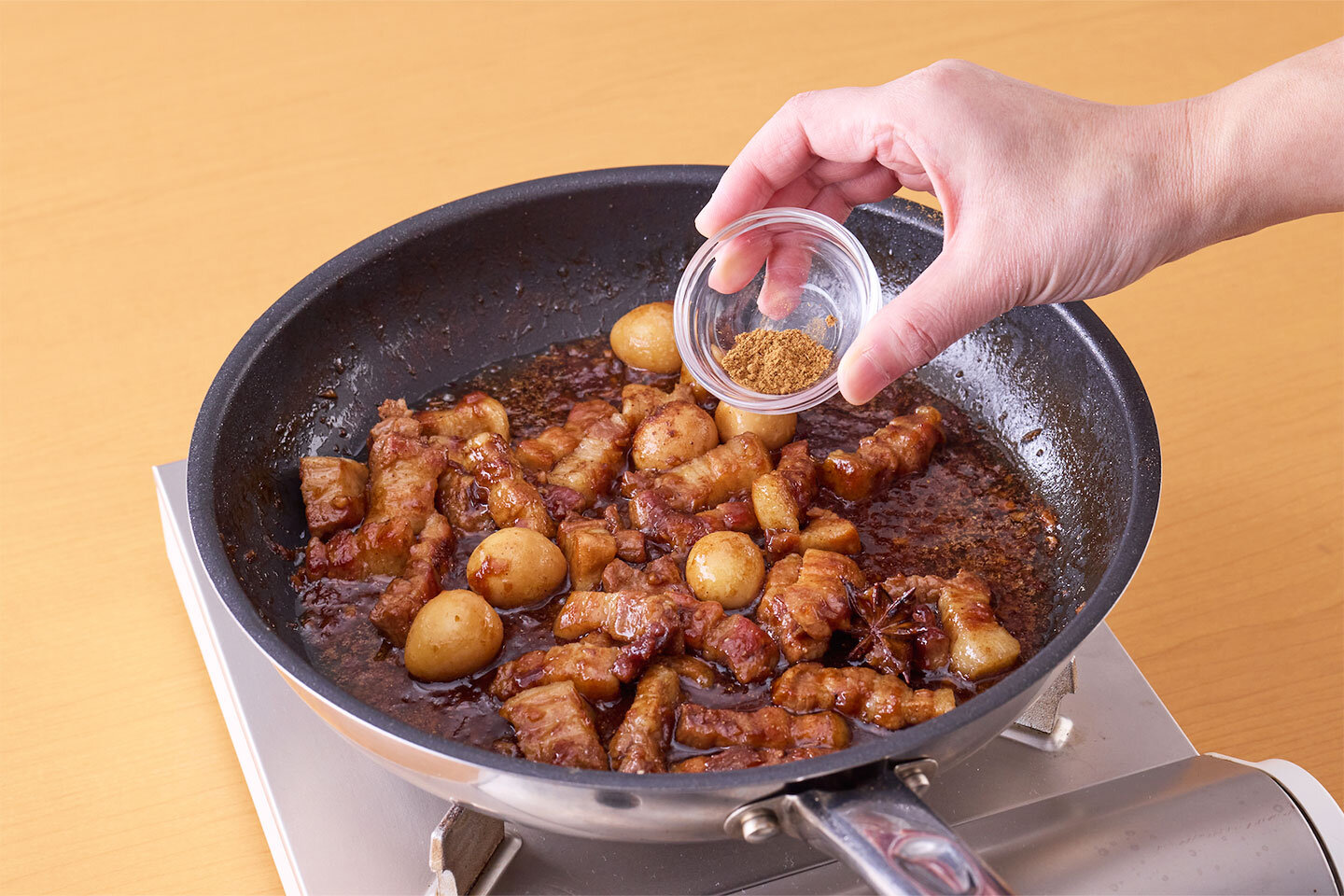 暑い日は黒い肉を食え！！！コーラで旨い「魯肉飯」 - BOKUの簡単ンまい～ブログ