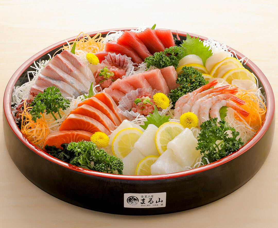 洋食風な盛り付けがお洒落な刺身の盛り合わせの写真素材88968527- PIXTA