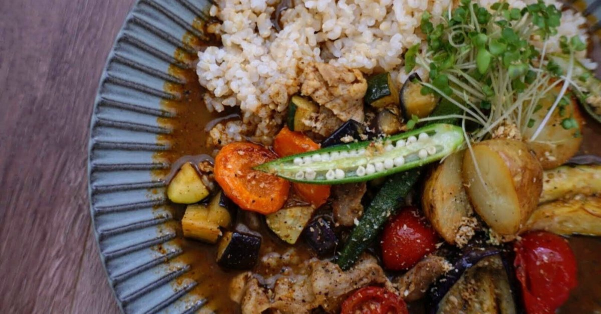 カレーの壺レシピ🏺 ⁡ 久しぶりのカレーレシピ紹介です🍳 気温が上がってきて、カレーが食べたくなる季節になってきましたね🍛 ⁡今日はいかの旨味とココナッツミルクが絶妙なシーフードカレーのご紹介です🦑🥥 簡単なのに本格的👍 ぜひ試してみてくださいね😉 ⁡ □いかと