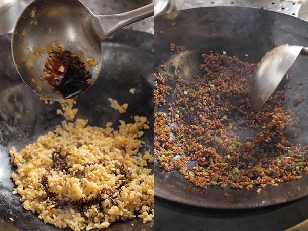 黒いチャーハン