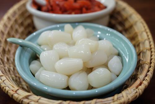 とにかく漬ける山崎 らっきょうを自宅で漬けてみた＃3 ～塩らっきょうのアレンジレシピ5選！ 保存方法も解説～食のWebメディア weeeat