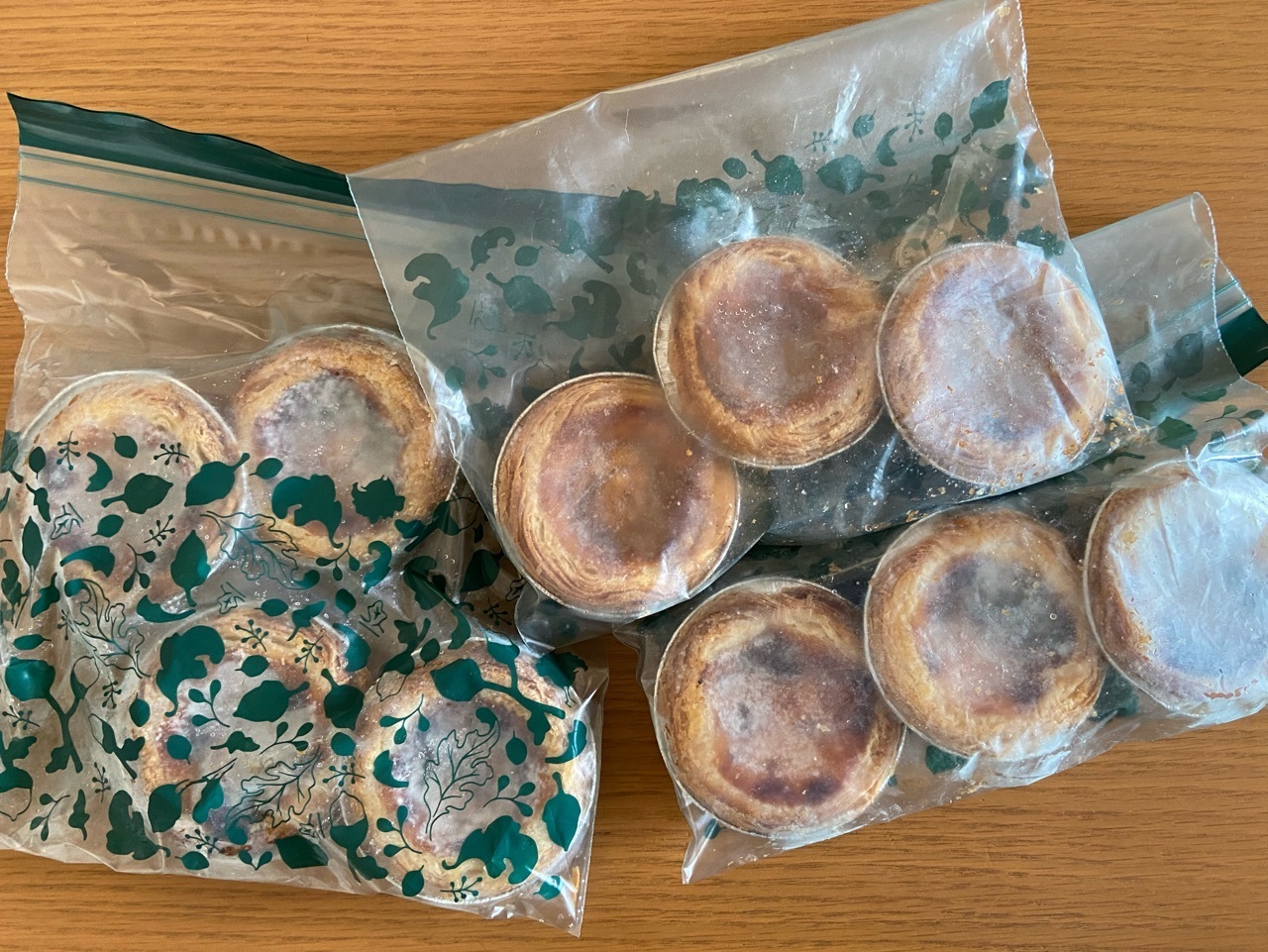 クール便 KIRKLAND パステル・デ・ナタ 16個 93438ポルトガル エッグタルト カスタード タルト パイ 焼菓子 お菓子 おやつ サクサクおいしい 甘いもの 男性 誕生日 パーティー 大容量 大量 業務用 家庭用 シェア ギフト コストコ 食品 キャラメルカフェ 通販