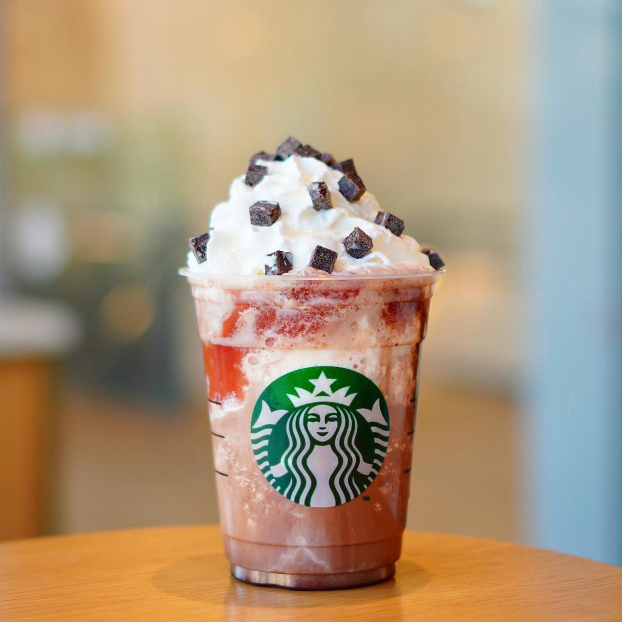 スタバでシナモンアップル果肉追加カスタムを初体験♪バニラクリームフラペチーノ編 - 旅するエスプレッソ