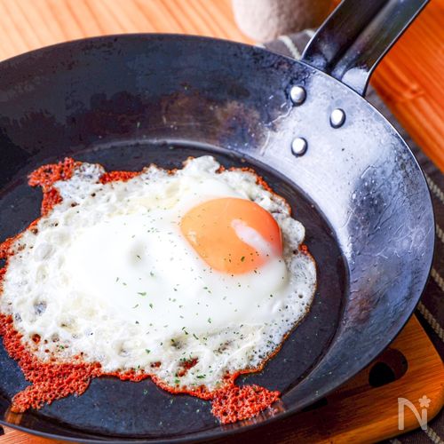 ふちカリカリの目玉焼き