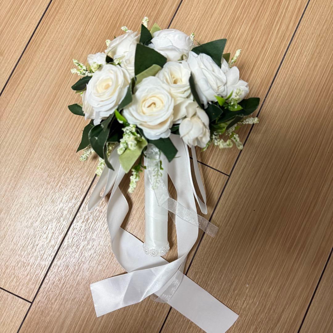 定番からトレンドまで。ウェディングブーケの形13選ARCH DAYS