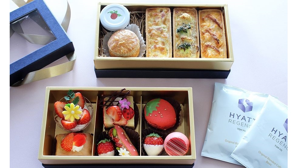 たくさんのご来店ありがとうございます .アップルパイりんごたっぷりで なかはしっとり パイ生地はサクサクの KIKIのアップルパイはひとつひとつ丁寧に 焼き上げています 表面の照りが おいしさの目印 紅茶との相性も◎ 店内でも テイクアウトでも . つづく