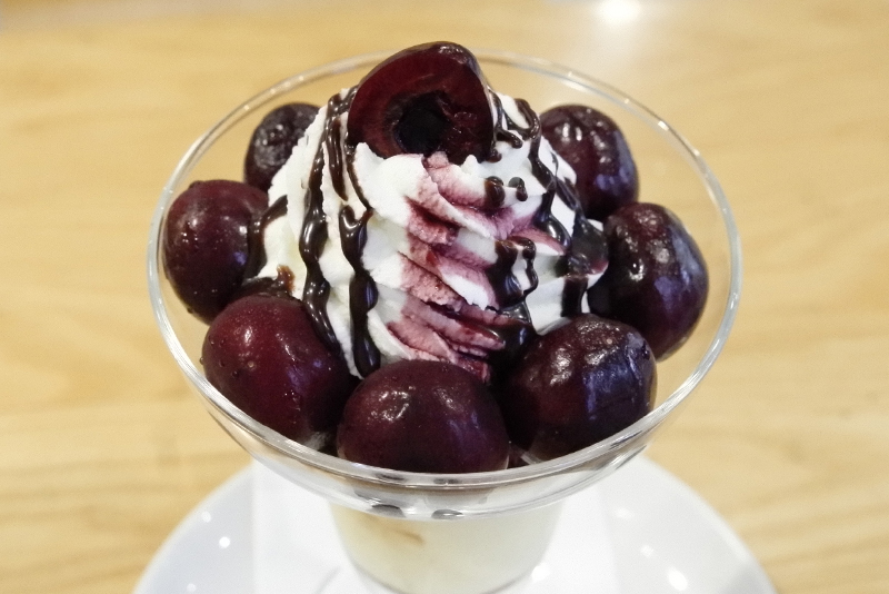 フルーツパーラーゴトー 浅草 のフルーツパフェ夢酔亭主人のオムライス食日記