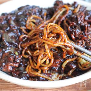 チュンジャン 韓国ジャージャー麺の味噌の通販 by mei's shopラクマ