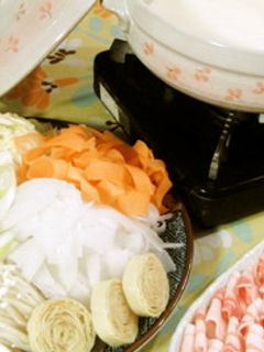 1回で2度美味しい豆乳鍋~湯葉を楽しんでから豆乳鍋をいただく: 小樽で家庭料理