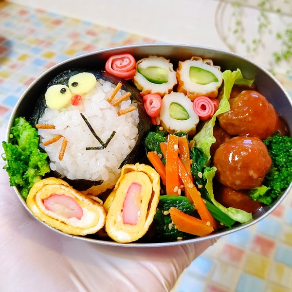こどものお弁当★ポンポンで応援スマイルおにぎり