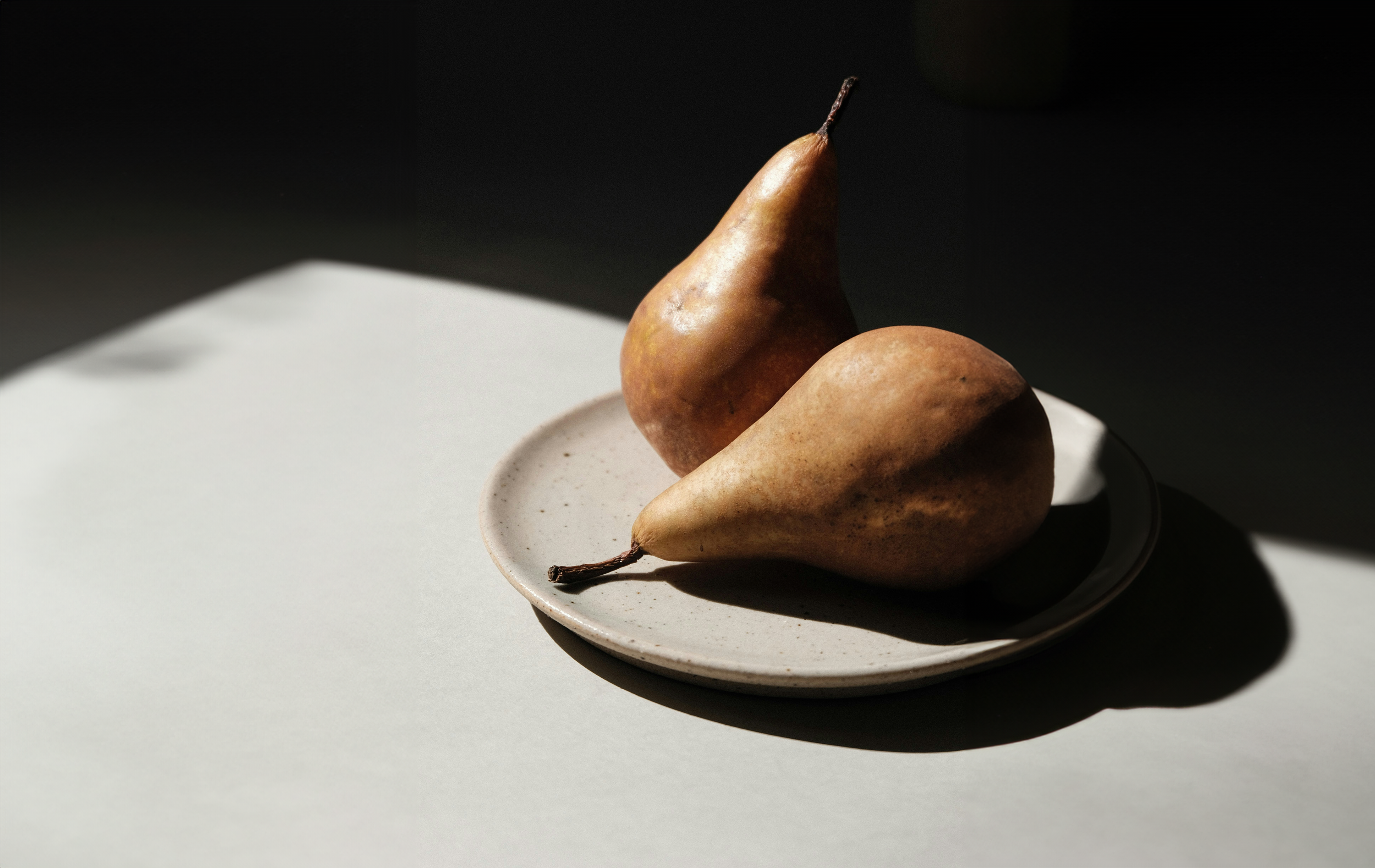 エスカルゴ、パンと卵とハーブとともに