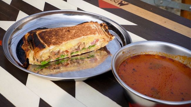 基本からアレンジまで！思わずつくりたくなる「レタス トマト ホットサンド」のレシピ集クックパッド