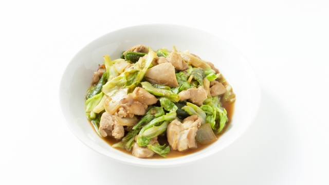 簡単オススメ！！ 豚バラキャベツマウンテンと、うまい棒