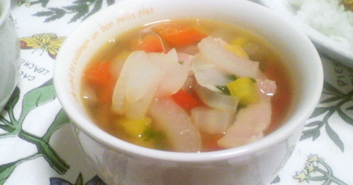 チーズのコクが効いてる♪ ふんわり卵とにんじんのコンソメスープ