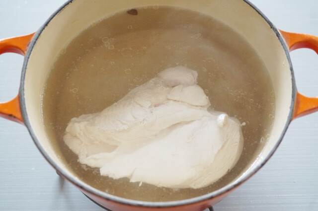 しっとり柔らかく！鶏むね肉の香味ソテーのレシピ 作り方：白ごはん.com