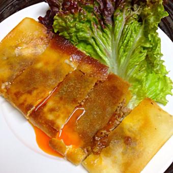 神戸・清盛隊×ケンミン食品」 考案レシピ第2弾は「キーマカレー生春巻」 - 神戸経済新聞