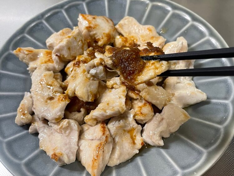 誰よりも鶏むね肉を食べてきた料理研究家の「やばい鶏むねステーキ」の作り方