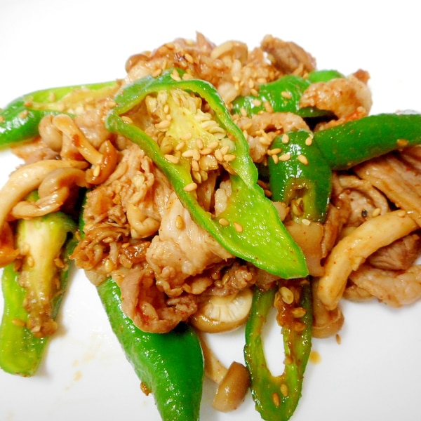 万願寺とうがらしと豚バラ肉のゆず胡椒炒め