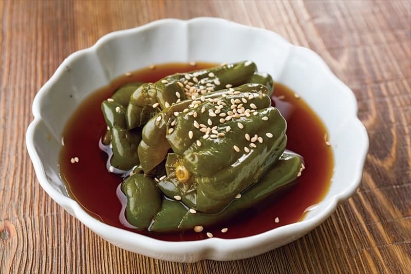 大量消費!レンジで簡単 無限ピーマン無限ピーマン #ピーマンレシピ材料ピーマン 大 ・3個 シーチキン・1パックごま油・小さじ2 鶏ガラスープの素・小さじ1 2 塩こしょう・少々 白ごま・少々 かつお節・少々作り方①