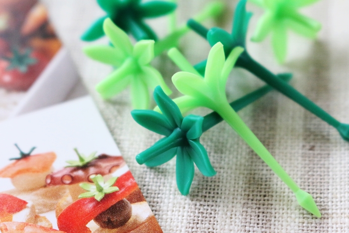 アッシュコンセプト+d ヘタヨウジ 繰り返し使えるミニトマトのヘタ