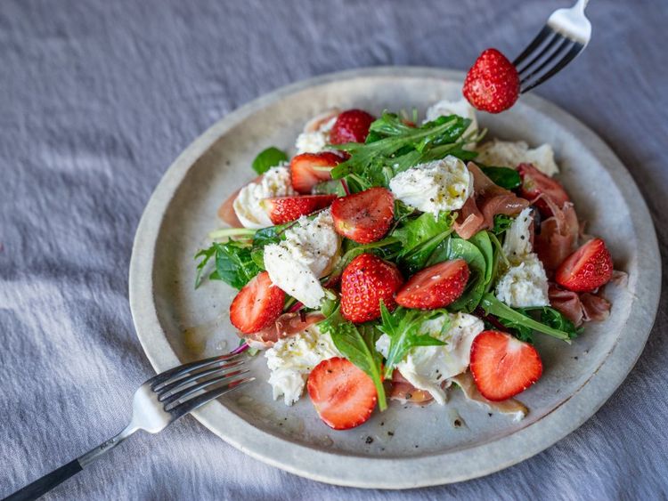 いちごと生ハムのカプレーゼレシピエスエスケイフーズ株式会社 - おいしさの先に健やかな未来を共につくる