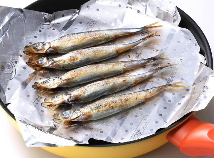 ヨドバシ.com - エムエーパッケージング フライパン用 魚焼きホイル 厚手 約幅25cm×長さ4m 通販 全品無料配達