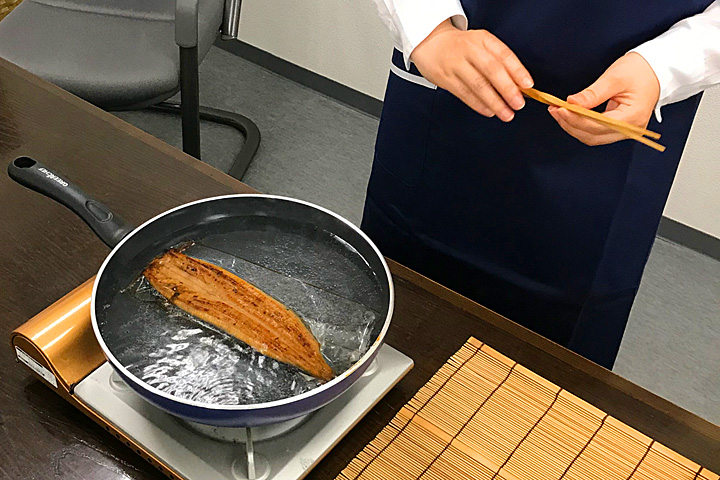 送料無料! まとめ買い 冷凍 うなぎ 蒲焼 100gカット 10パックセット 真空パック 小分け 冷凍 鰻 ウナギ 中国産 うなぎ蒲焼食べきりパック解凍するだけ寿司ネタshop 海の端っこ