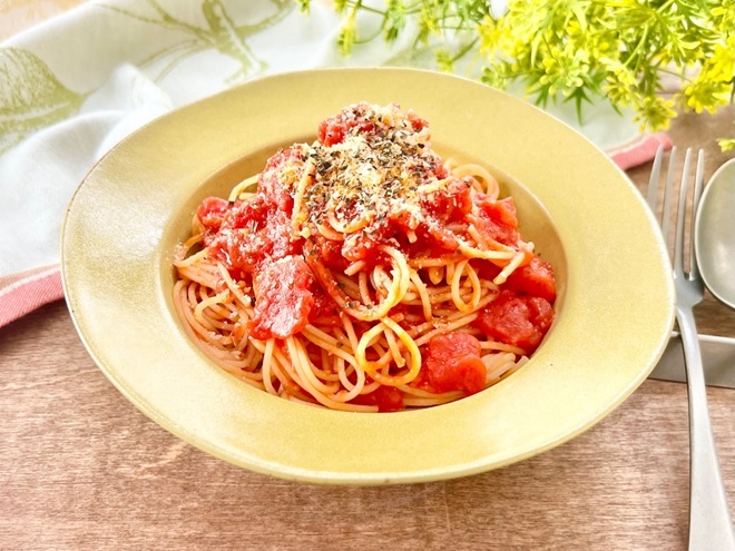 レシピ トマト缶で簡単キャンプ飯！ ミネストローネ・キーマカレー・煮込みハンバーグの作り方 - ハピキャンキャンプ・アウトドア情報メディア