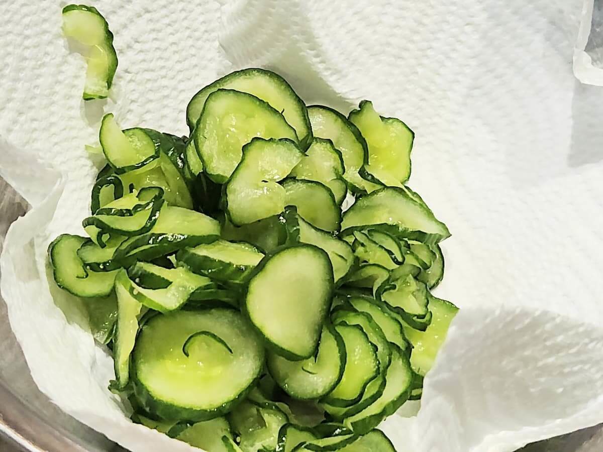 きゅうりとチーズの塩昆布和え